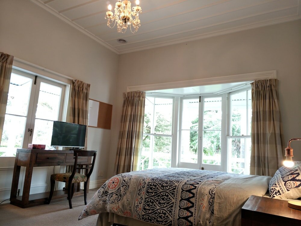 Фото Western Springs Villa