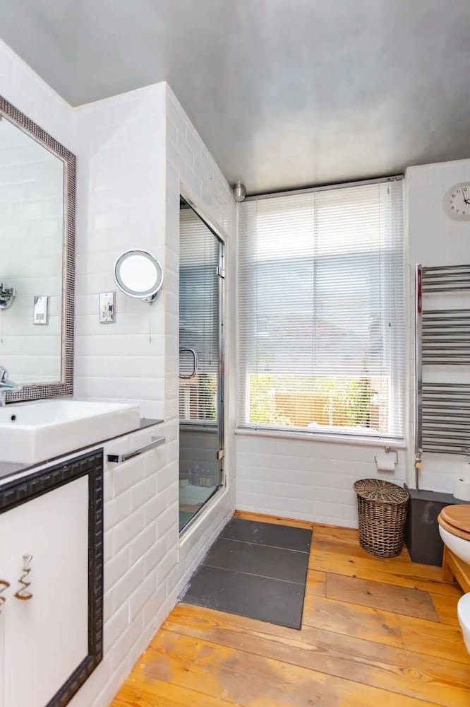 Фото Quirky 2 Bedroom Apartment in Elephant and Castle