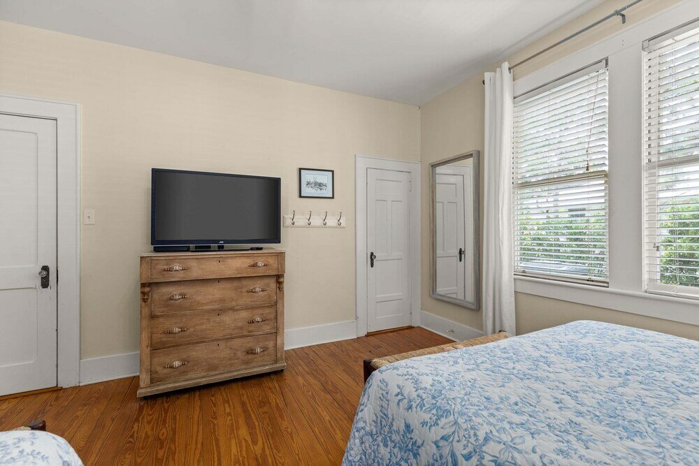 Фото Butler Beach Cottage