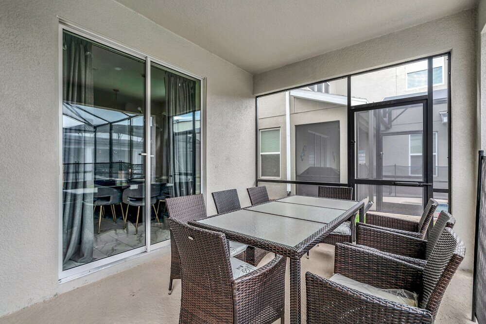 Фото Edgy, Modern 6 Bed 5 Bath