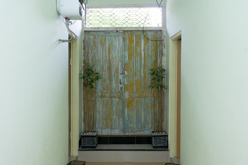 Фото RedDoorz near Alun Alun Madiun