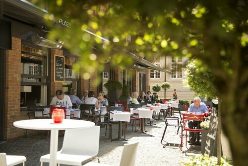 Внешний вид отеля Crowne Plaza Bruges в Брюгге, фото 5