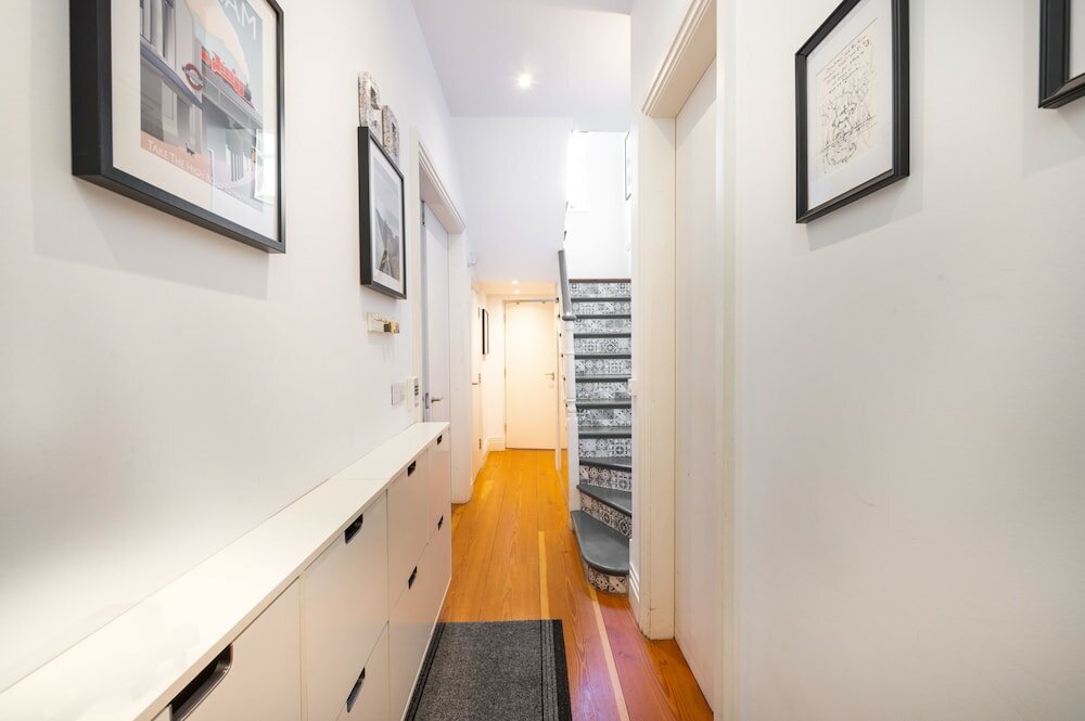 Фото Delightful Family Home With Garden in Balham by Underthedoormat