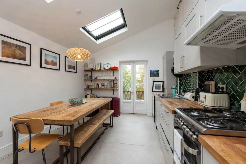 Фото Bright 2 Bedroom Flat in Lower Clapton