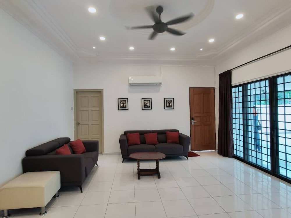 Фото Malacca Town Tranquerah Cluster Home