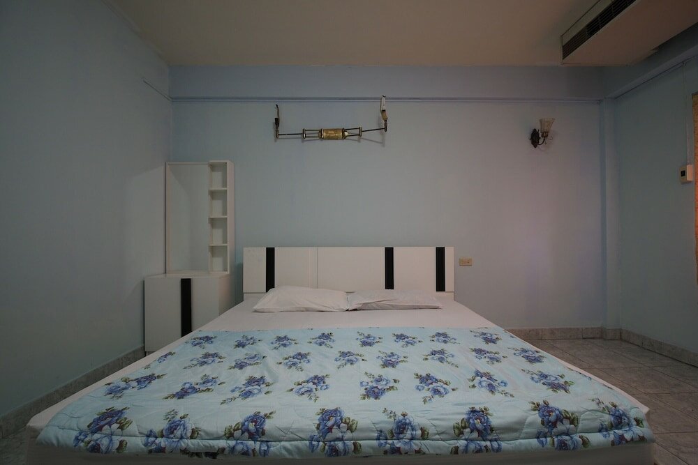 Фото Oyo 1004 Naklua Mansion