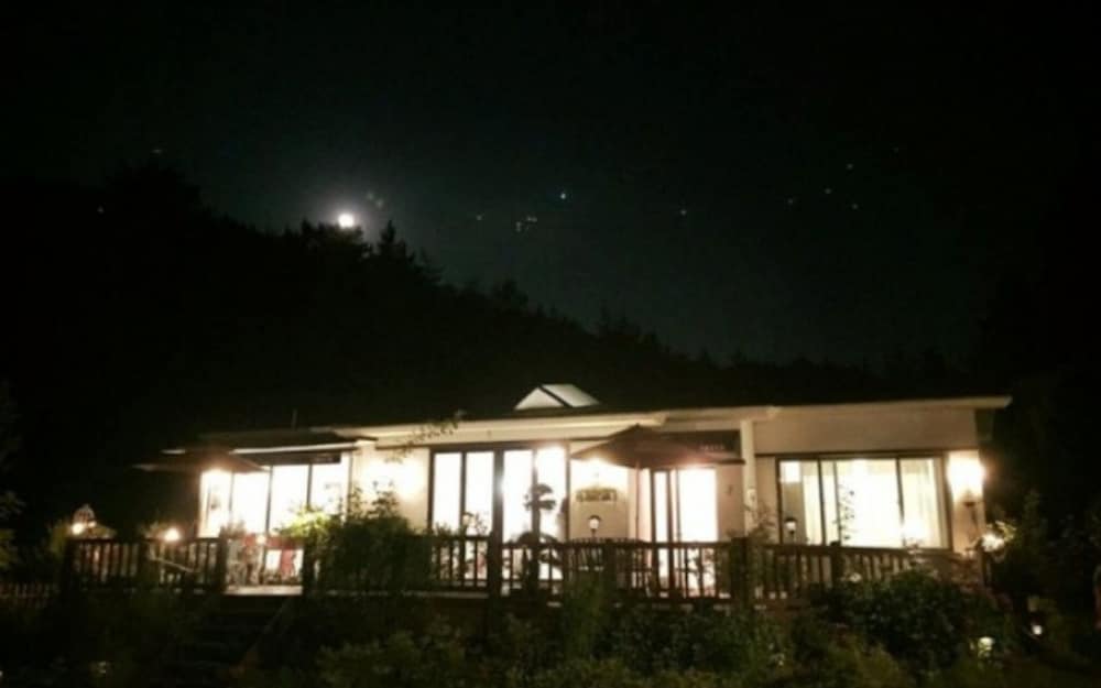 Фото Yeosu Into the Clouds Pension