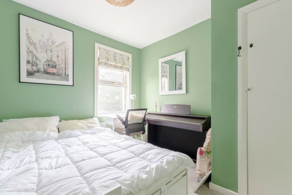 Фото Homely and Spacious 2 Bedroom House - Stratford