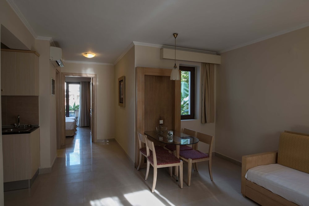 Фото Okeanis Golden Resort