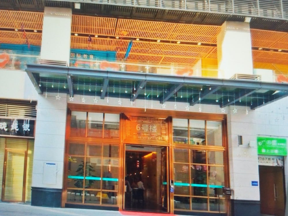 Фото ManGo Holiday Internation Apartment