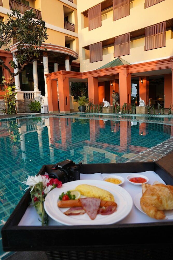 Фото Chateau EN Ville Pattaya