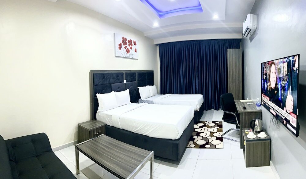 Фото De Rigg Place Victoria Island