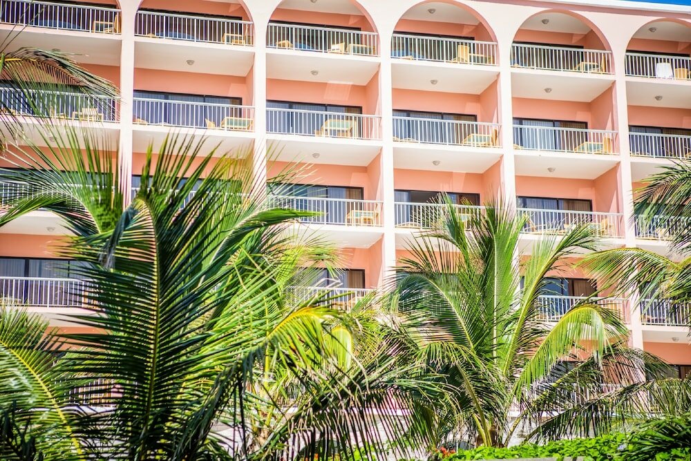 Фото Hamilton Princess & Beach Club A Fairmont Managed Hotel