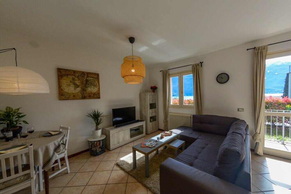 Фото Pianello Charming Lake View