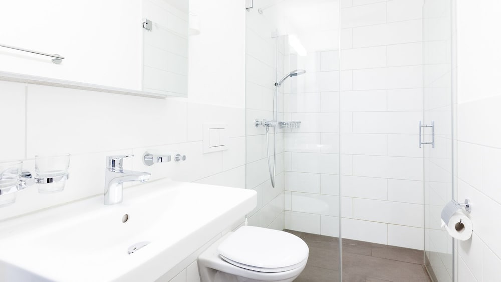 Фото Red Elephant