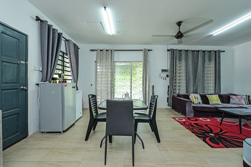 Фото Oyo Home 90682 Liliz Mambang Farmstay