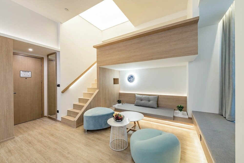 Фото Rezen Sunbow Hotel