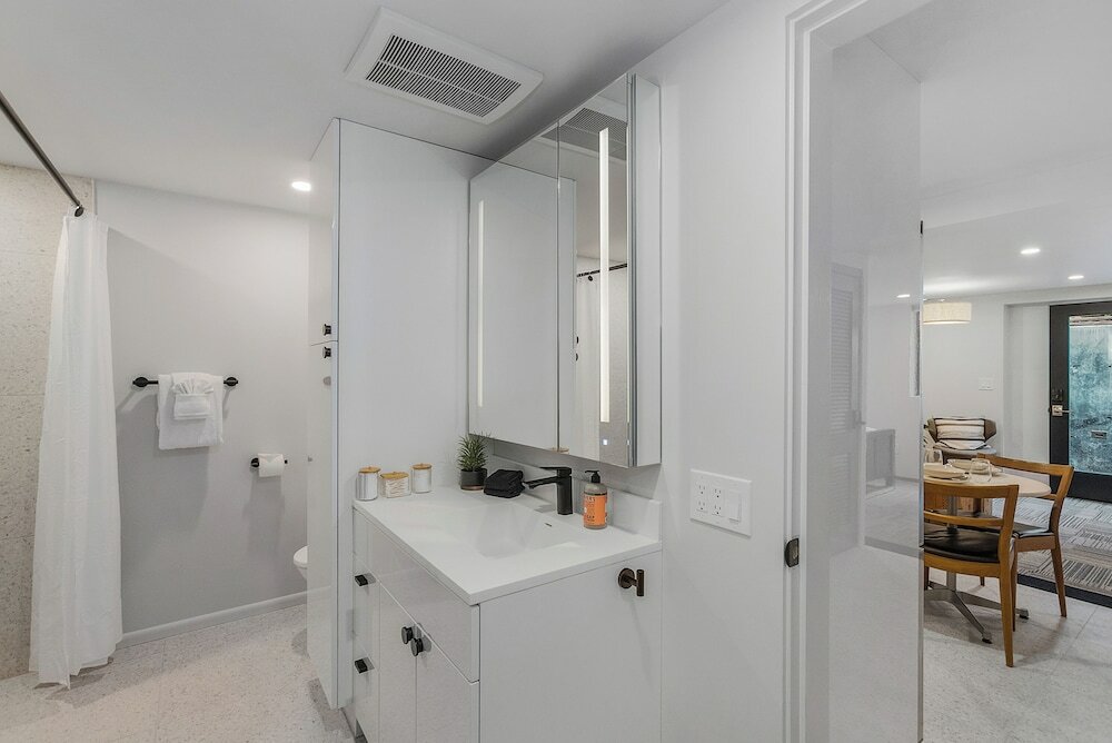 Фото Sunnyside Studio on Green Lake