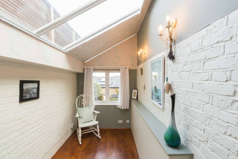 Фото Fulham 4-bed House & Garden Near Tube