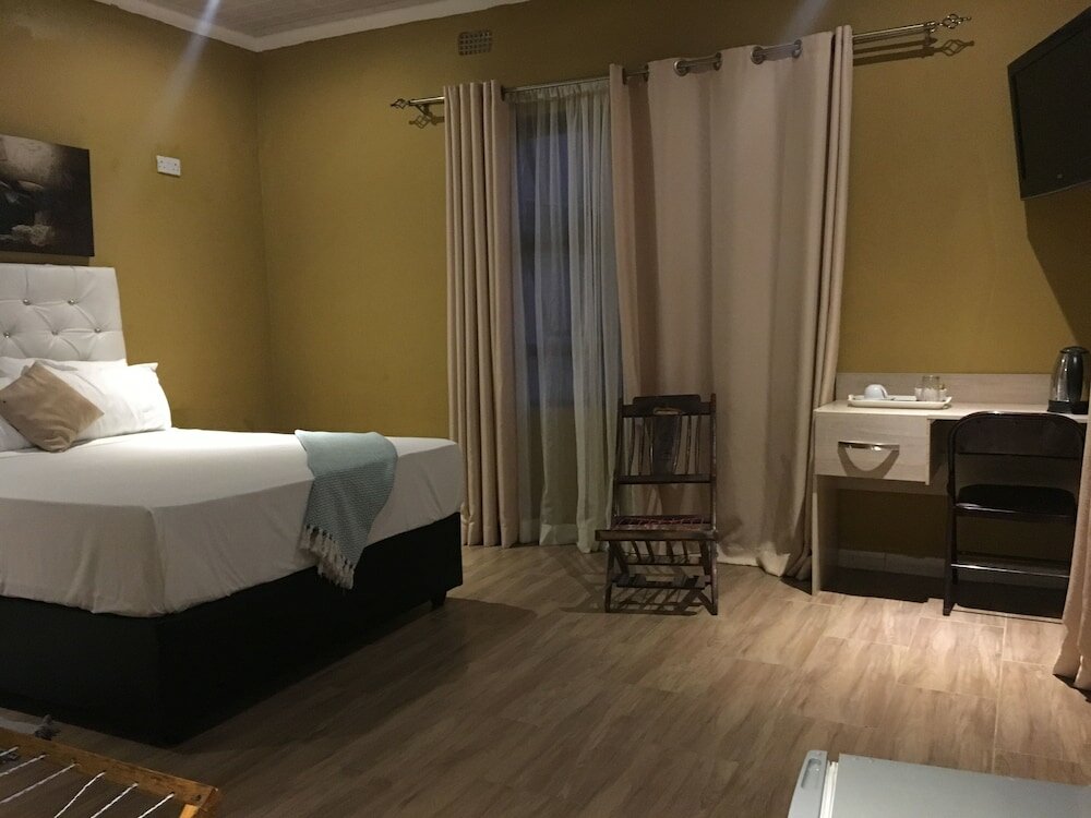 Фото Flower Inn Guest House