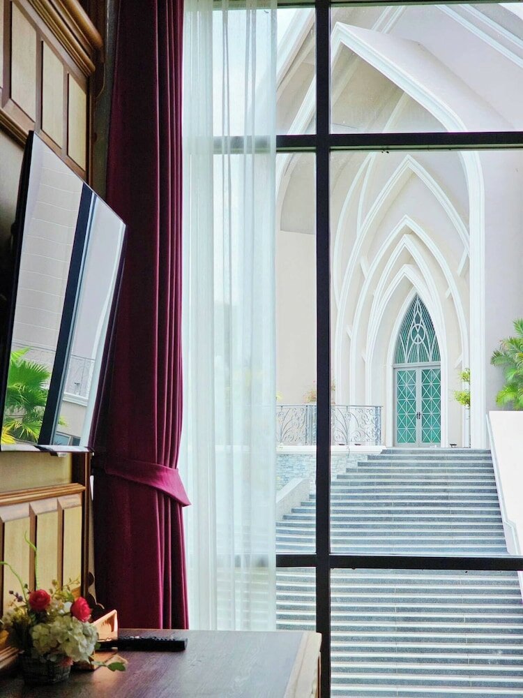 Фото Grand Lord Hotel& Residence