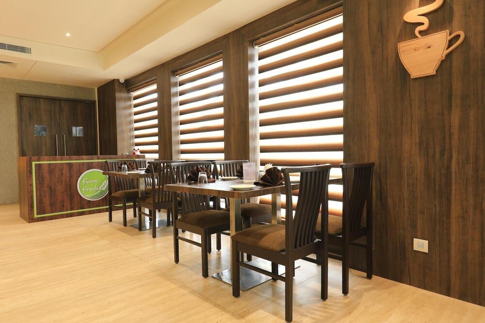 Фото Отель The Byke Suraj Club