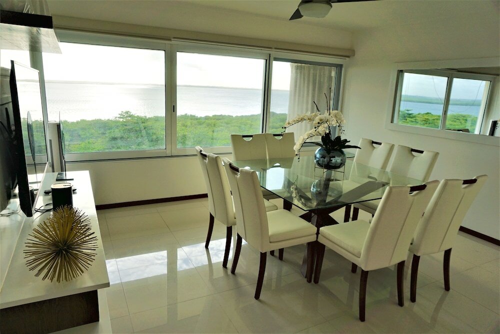 Фото Beachfront Penthouses at Brisas by The Spot