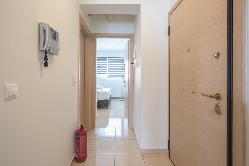 Фото Elegant Home With Balcony by Cloudkeys