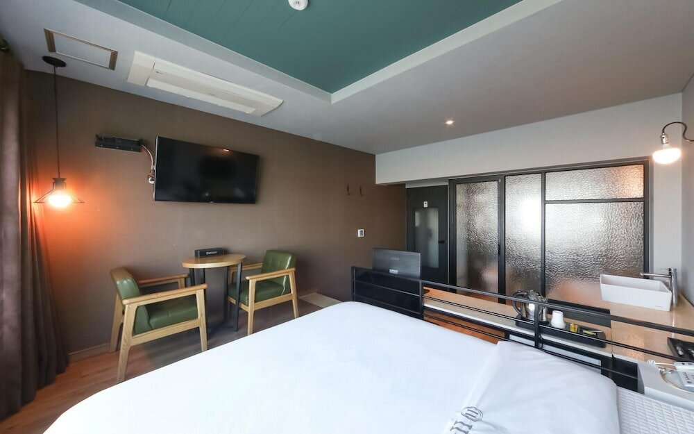 Фото Busan Myeongji Heritage Design Hotel