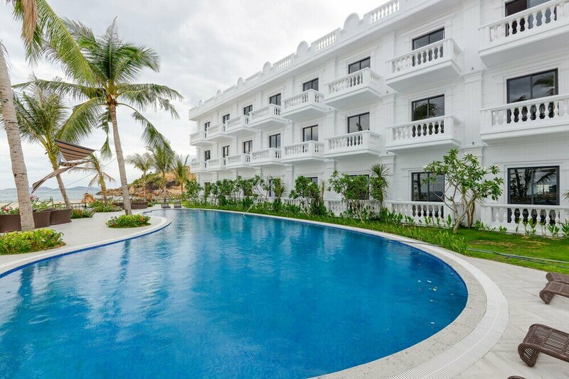 Гостиница Seaside Boutique Resort Quy Nhon