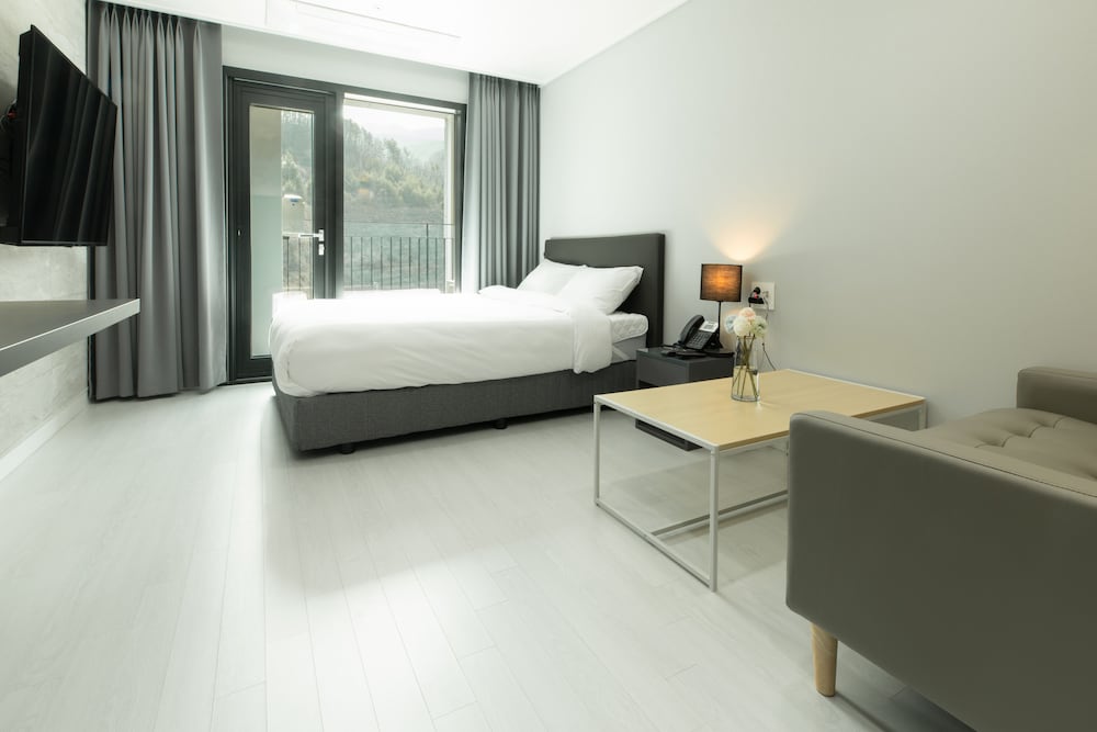 Фото Miami Jeongseon Hotel