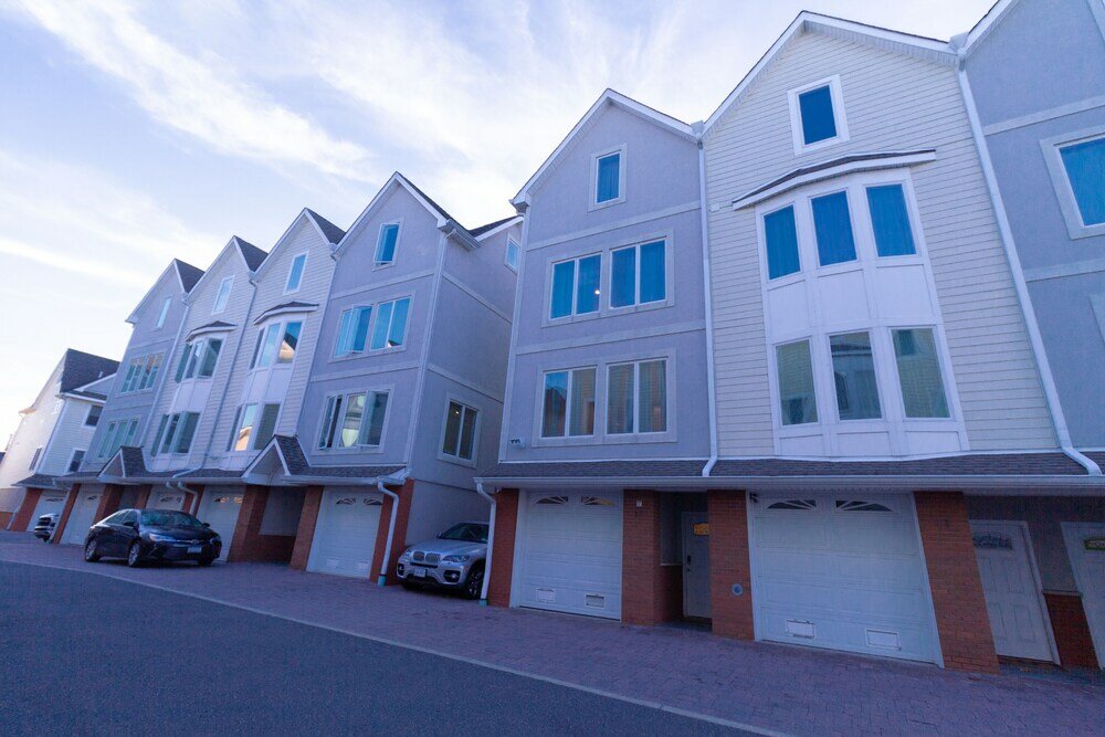 Фото Yachtsman's Cove with 3-Levels