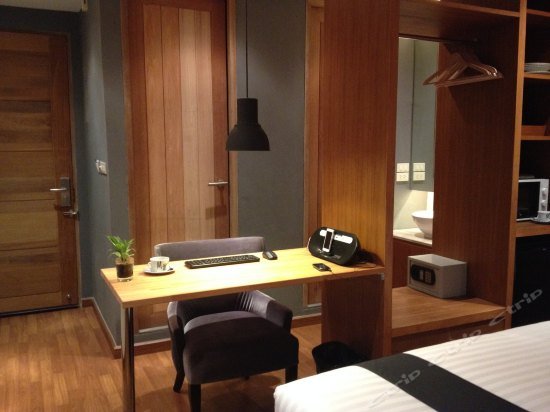 Фото 5ive Beach House Hotel