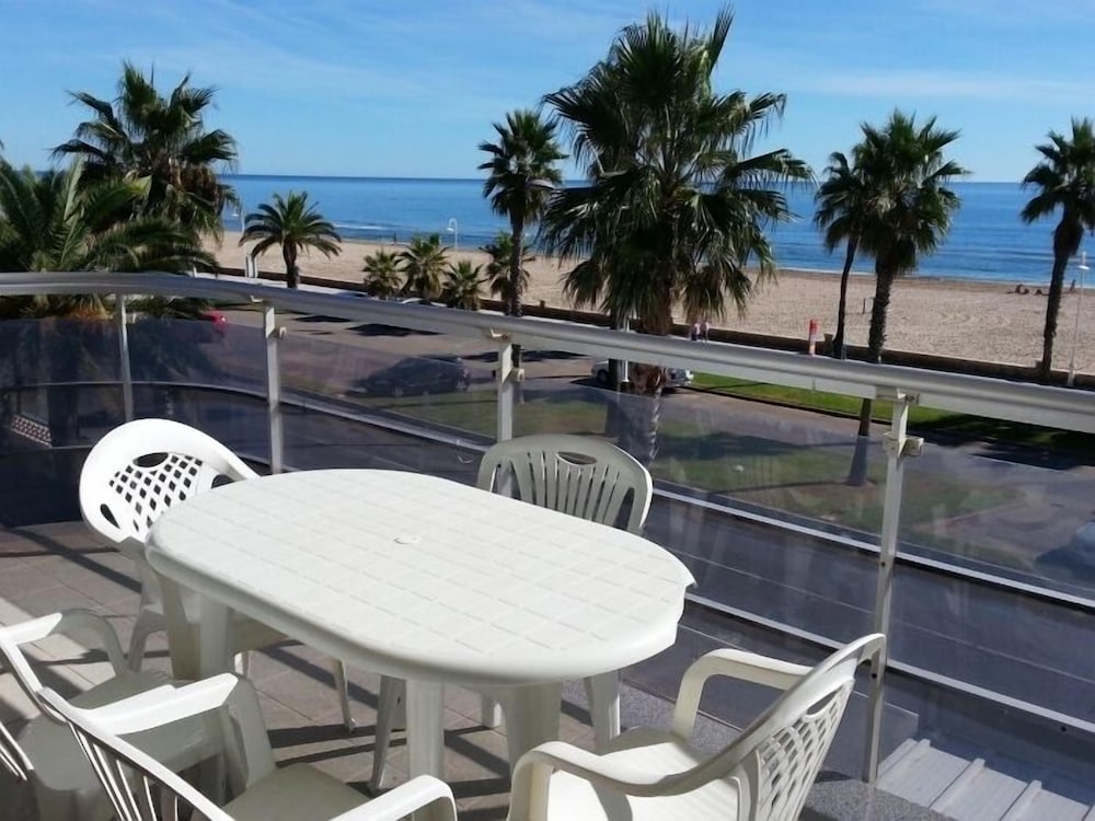 Фото Apartamentos Pompeya 46