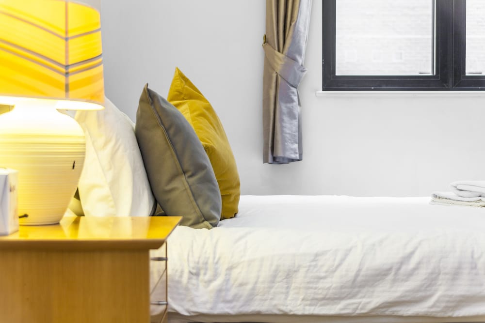 Фото Point West Apartments Gloucester Road