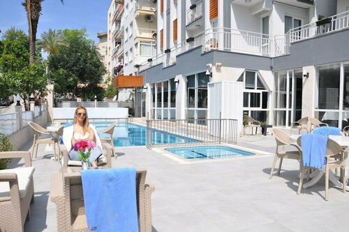 Гостиница Livia Hotel в Кушадасы