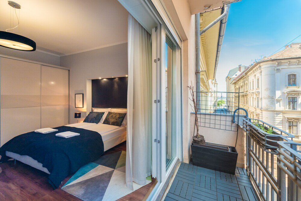 Фото Venus Apartments - Liberty Bridge