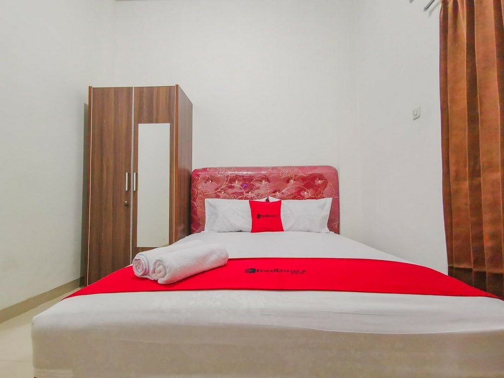 Фото RedDoorz near Universitas Lampung 2