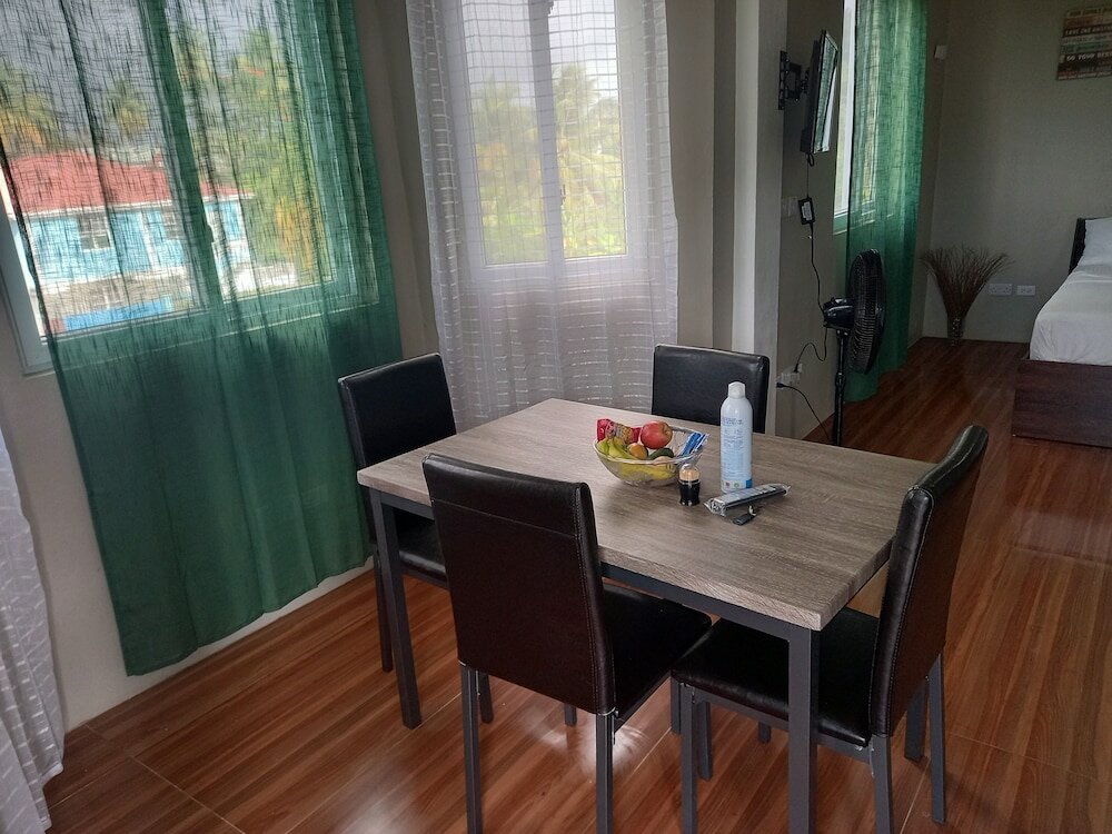 Фото MJay's Place