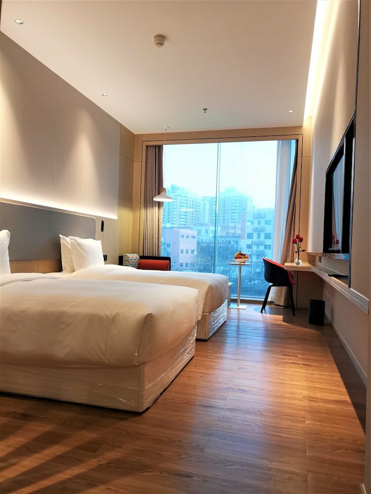 Фото Holiday Inn Express Shenzhen Nanshan, an Ihg Hotel