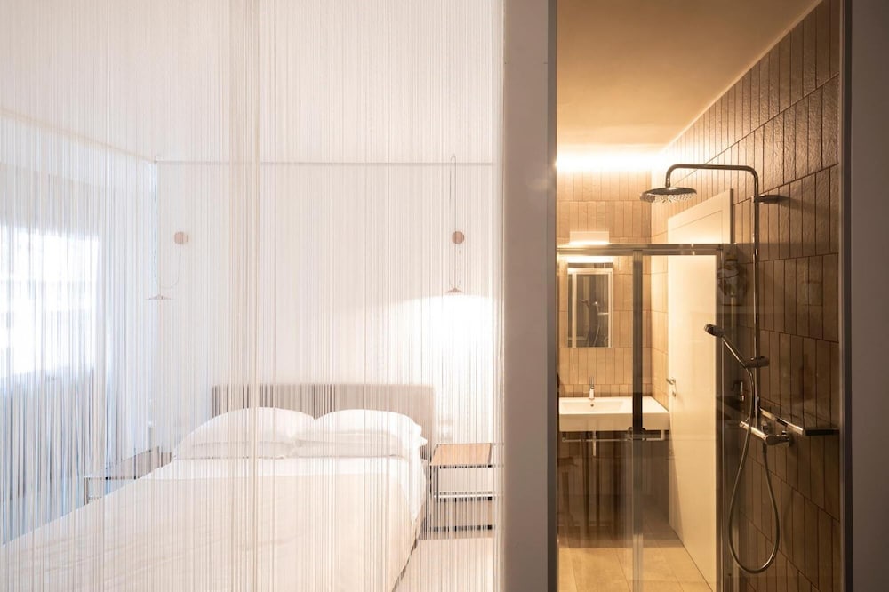 Фото Alkamuri Posh Hotel SPA - 101 Suite Deluxe