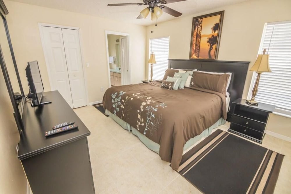 Фото Peter's Creekside Vacation Home