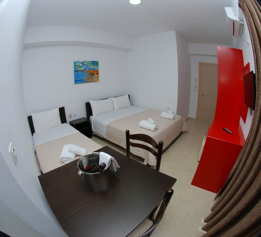 Фото Atlantis Hotel & Apartments