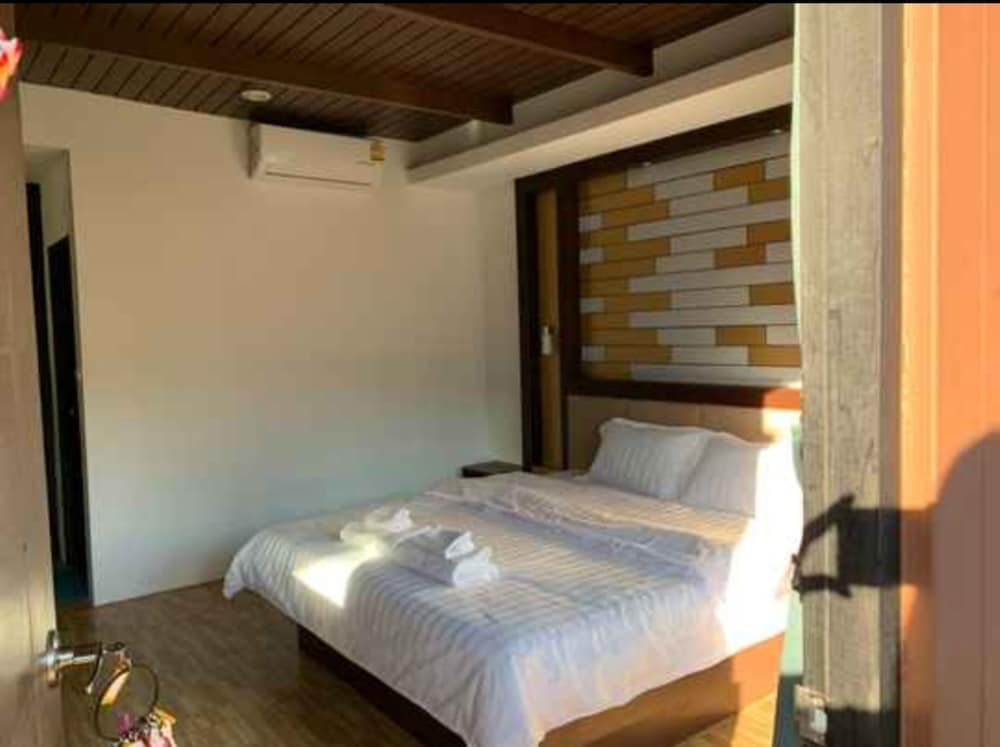 Фото Thalang Resort