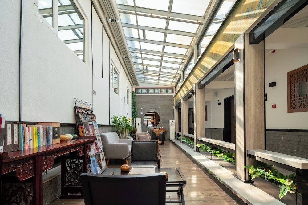 Фото East Sacred Hotel