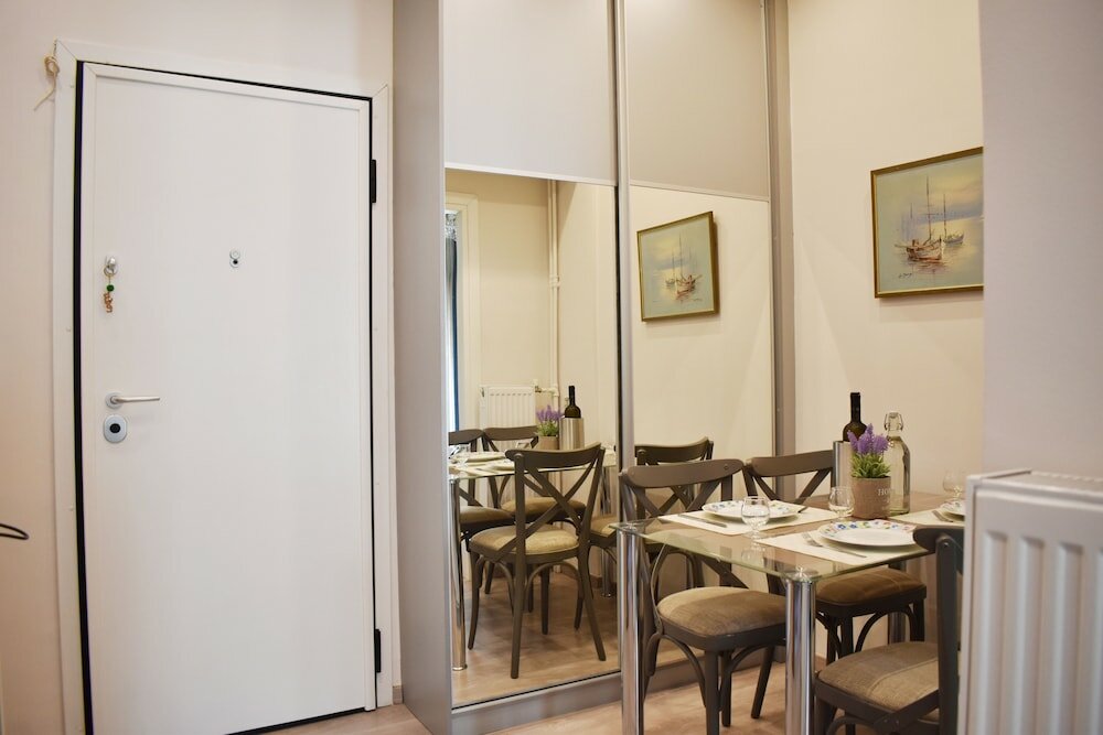 Фото A Skip Away from the Acropolis Museum