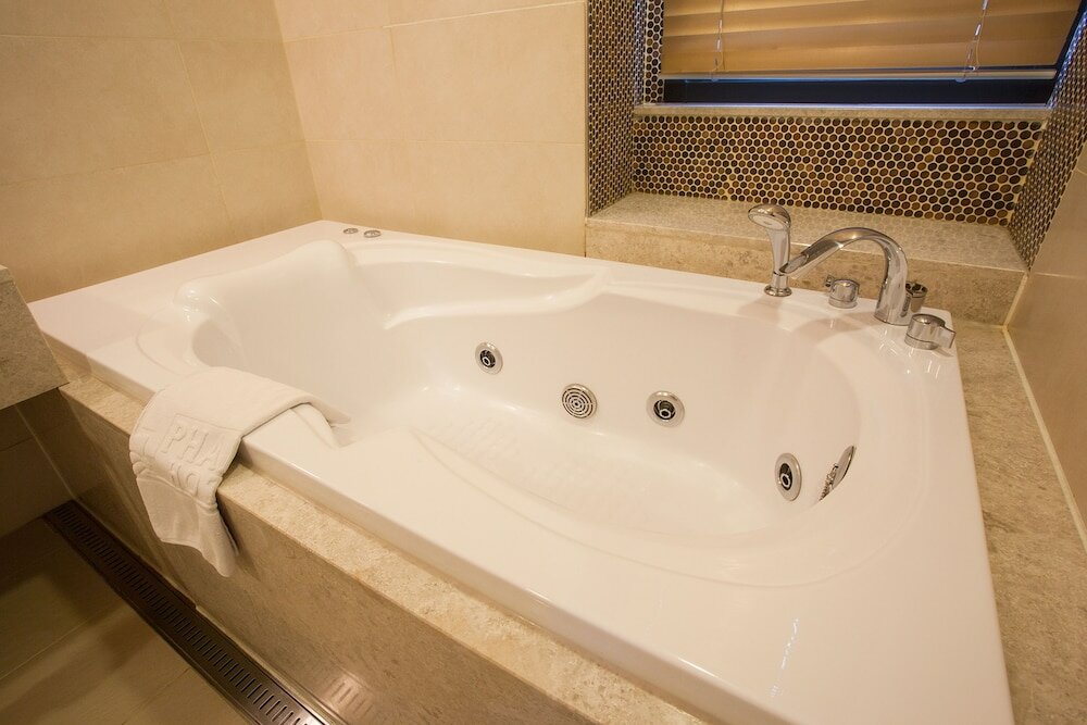 Фото Pharos Hotel