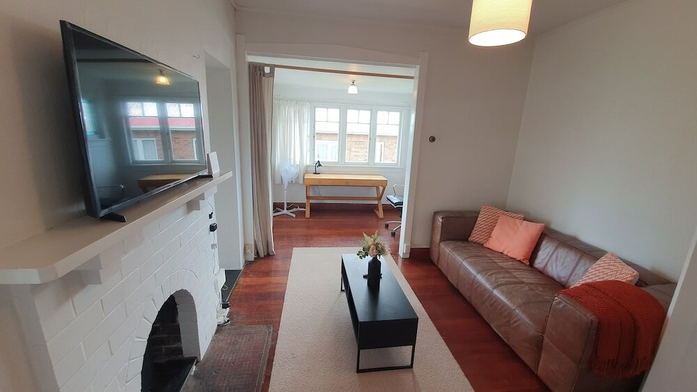 Фото Bright and Modern Oasis in Kingsland