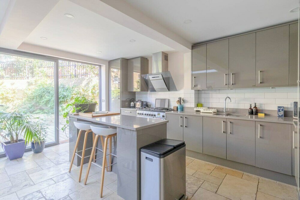 Фото Beautiful & Modern 3bd House- Kennington!