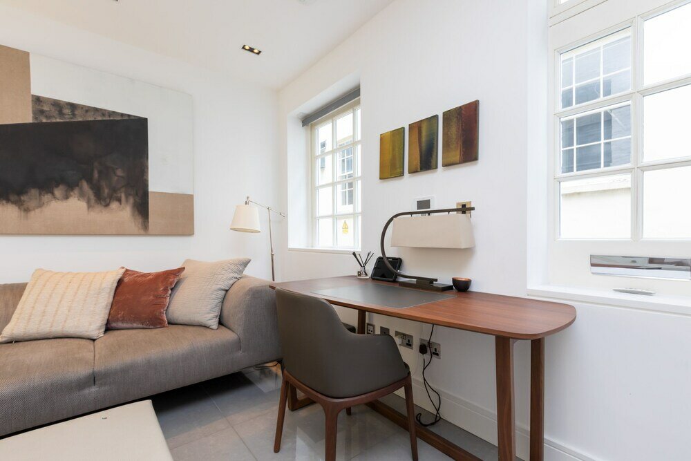 Фото Central and Unique 1 Bedroom Mews House in Mayfair